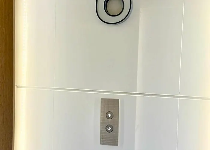 Simply Modern Staycation - 1br Pool View Walkable To Moa-shore3 Tower4 Apartment Manila