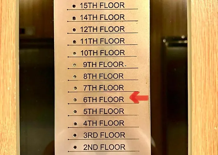 Apartment Simply Modern Staycation - 1br Pool View Walkable To Moa-shore3 Tower4 Manila